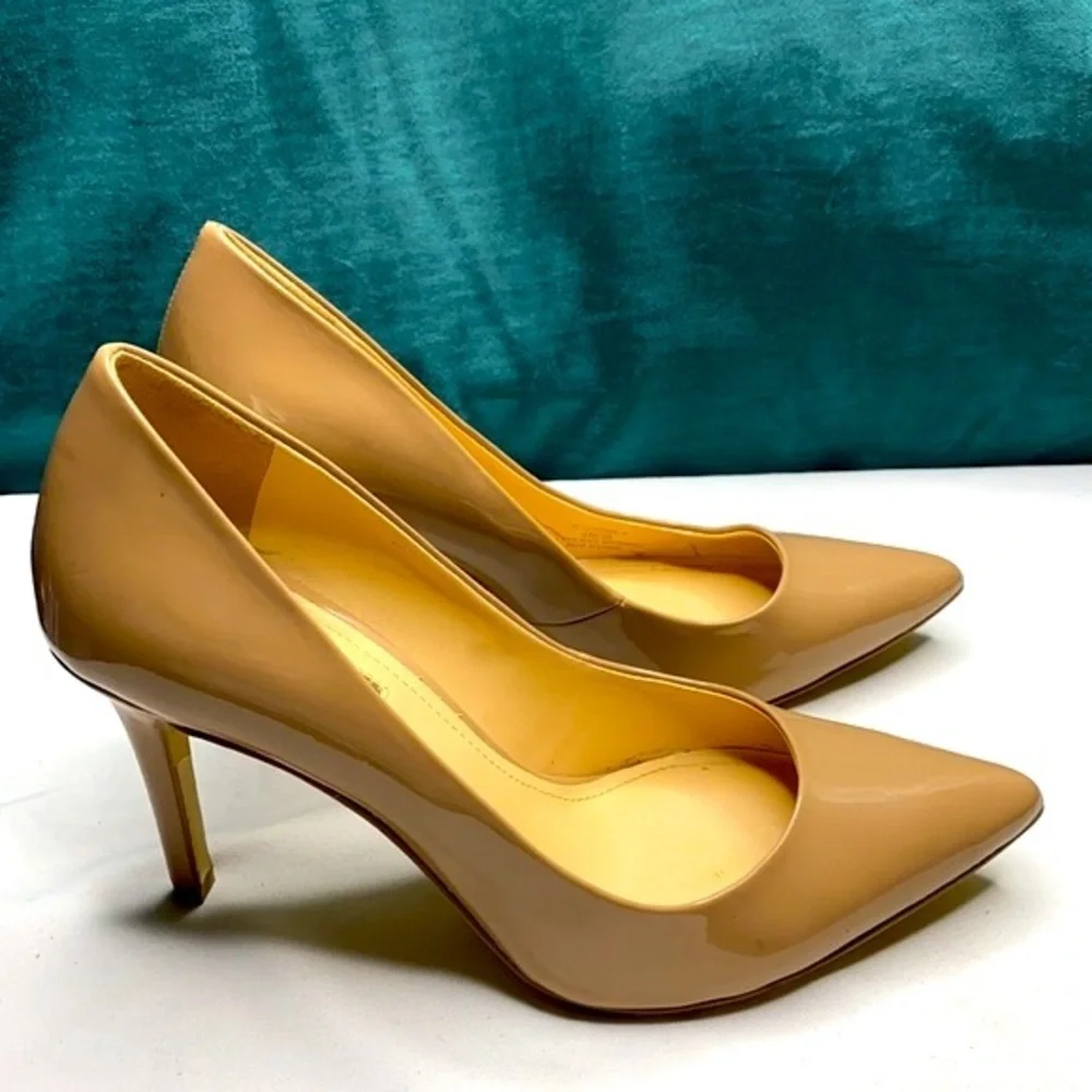 BCBGeneration LEVONNE PUMP‎